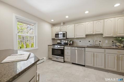 93 Daniel Road Hamden CT 06518