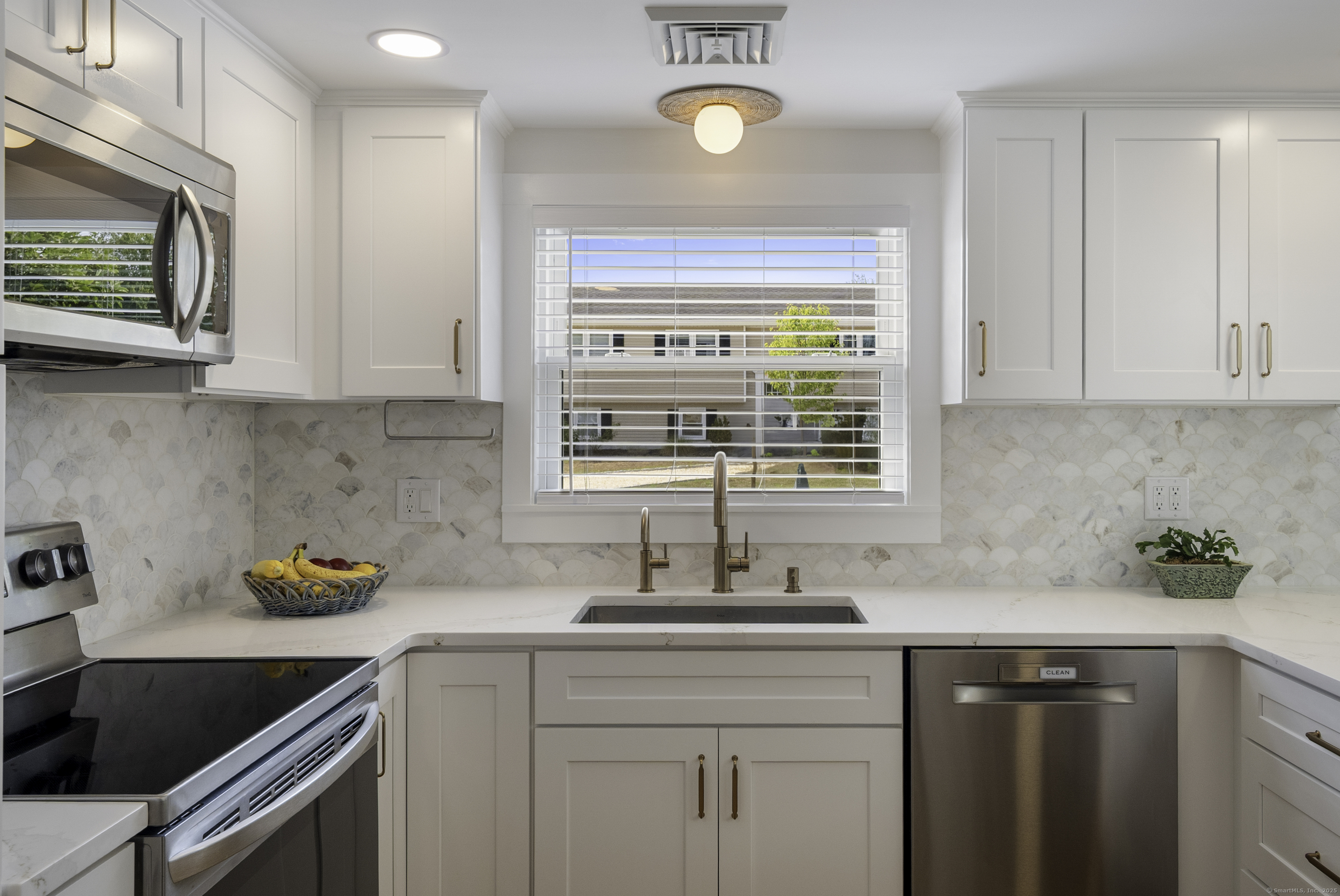 16 Flagler Avenue Old Lyme CT 06371