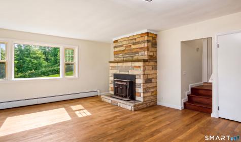27 Bissell Place Seymour CT 06483