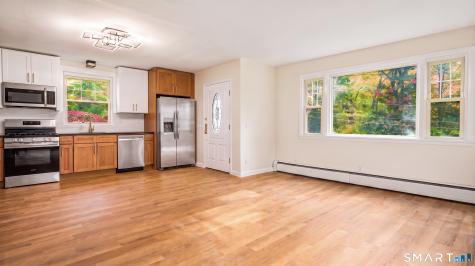 27 Bissell Place Seymour CT 06483
