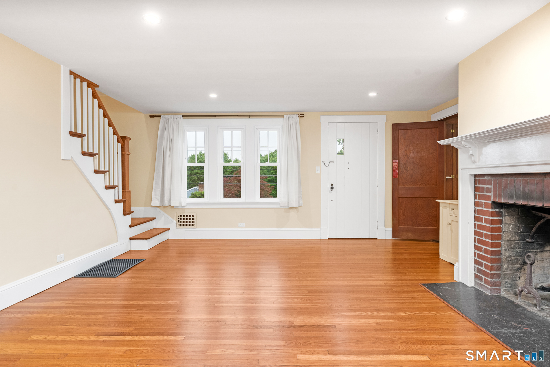 587 Taugwonk Road Stonington CT 06378