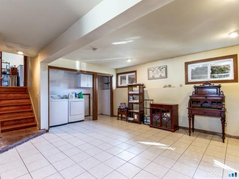 33 Ryegate Terrace Monroe CT 06468