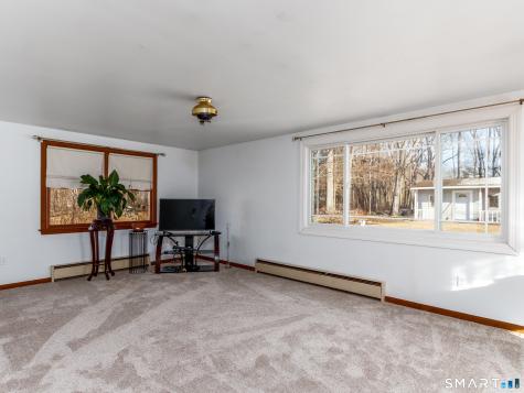33 Ryegate Terrace Monroe CT 06468