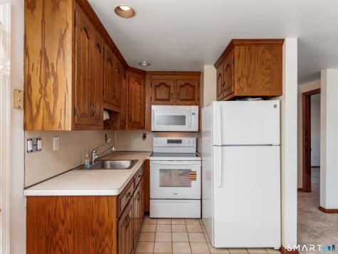 33 Ryegate Terrace Monroe CT 06468