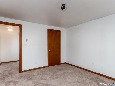 33 Ryegate Terrace Monroe CT 06468