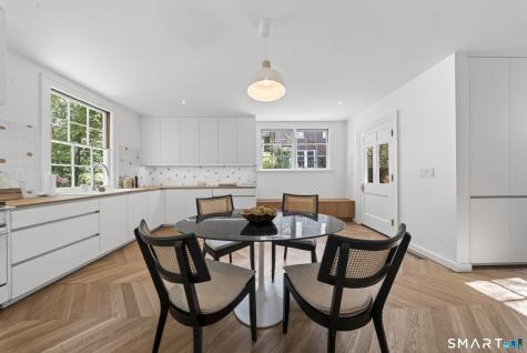 376 Saint Ronan Street New Haven CT 06511