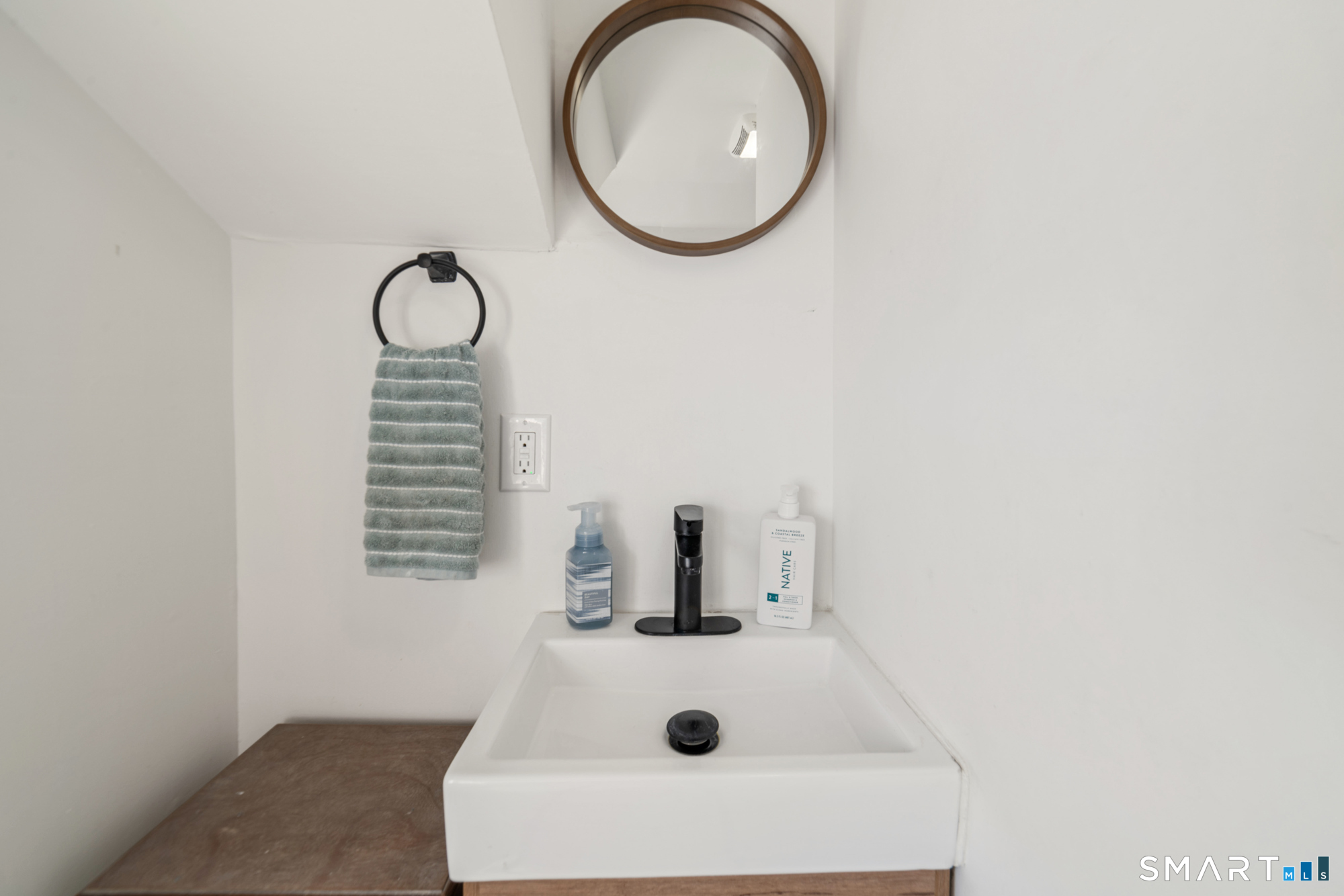 18 Catherine Court Milford CT 06460