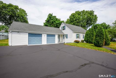 93 Pool Road North Haven CT 06473