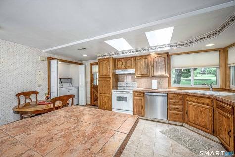 93 Pool Road North Haven CT 06473