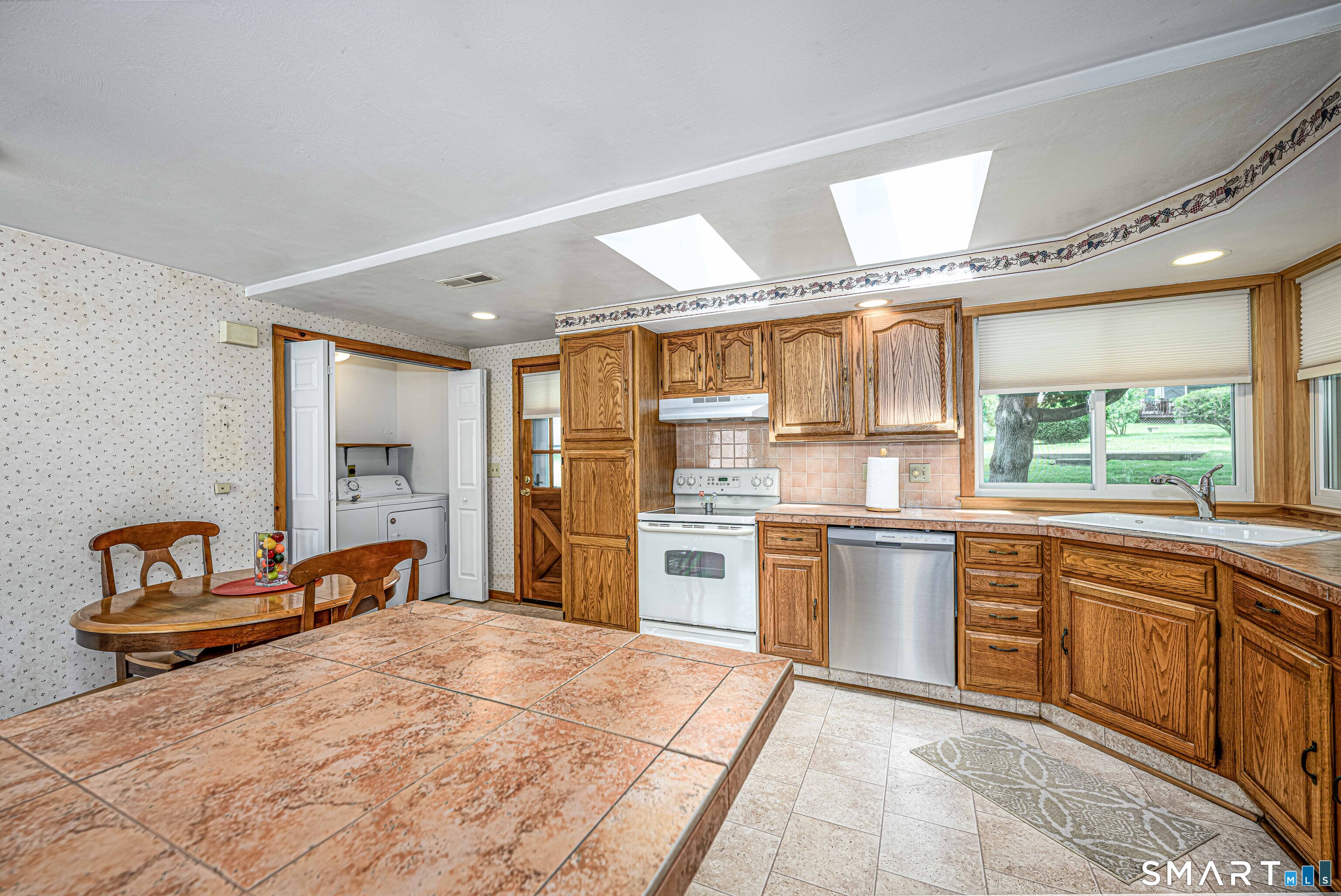 93 Pool Road North Haven CT 06473