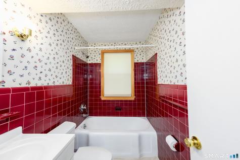 93 Pool Road North Haven CT 06473