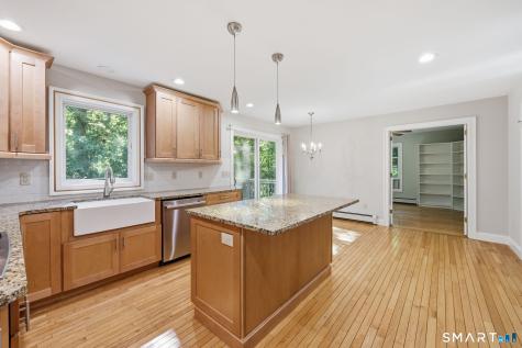 41 Forsyth Road Montville CT 06370