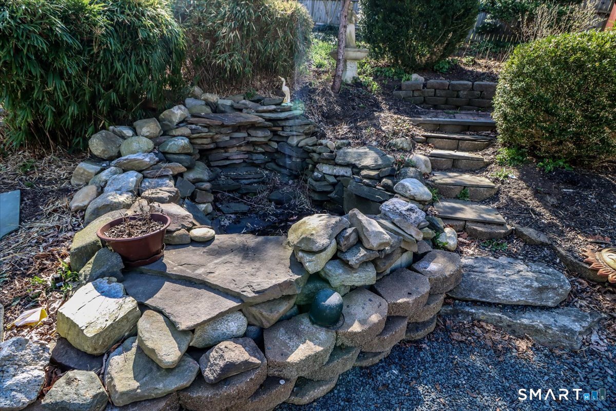 61 Pumpkin Hill Road New Milford CT 06776