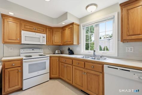 28 Tennyson Road East Hampton CT 06424