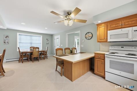 28 Tennyson Road East Hampton CT 06424