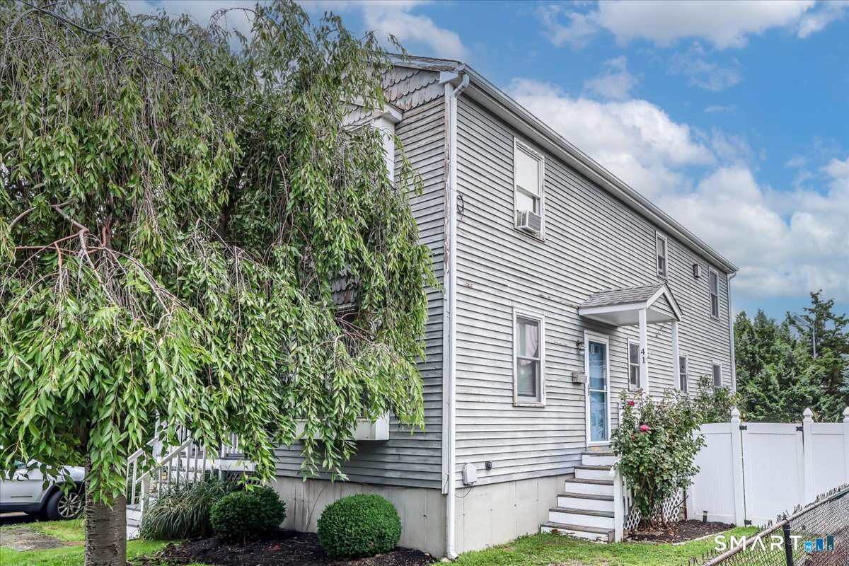 41 Calderwood Court Bridgeport CT 06605