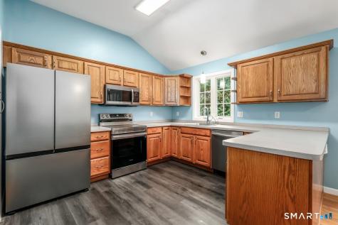41 Candlewood Vista New Milford CT 06776