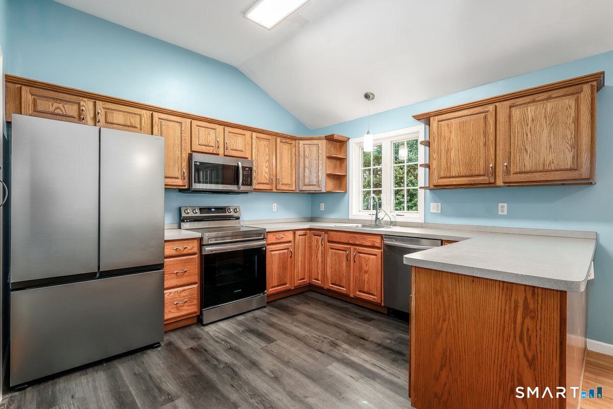 41 Candlewood Vista New Milford CT 06776