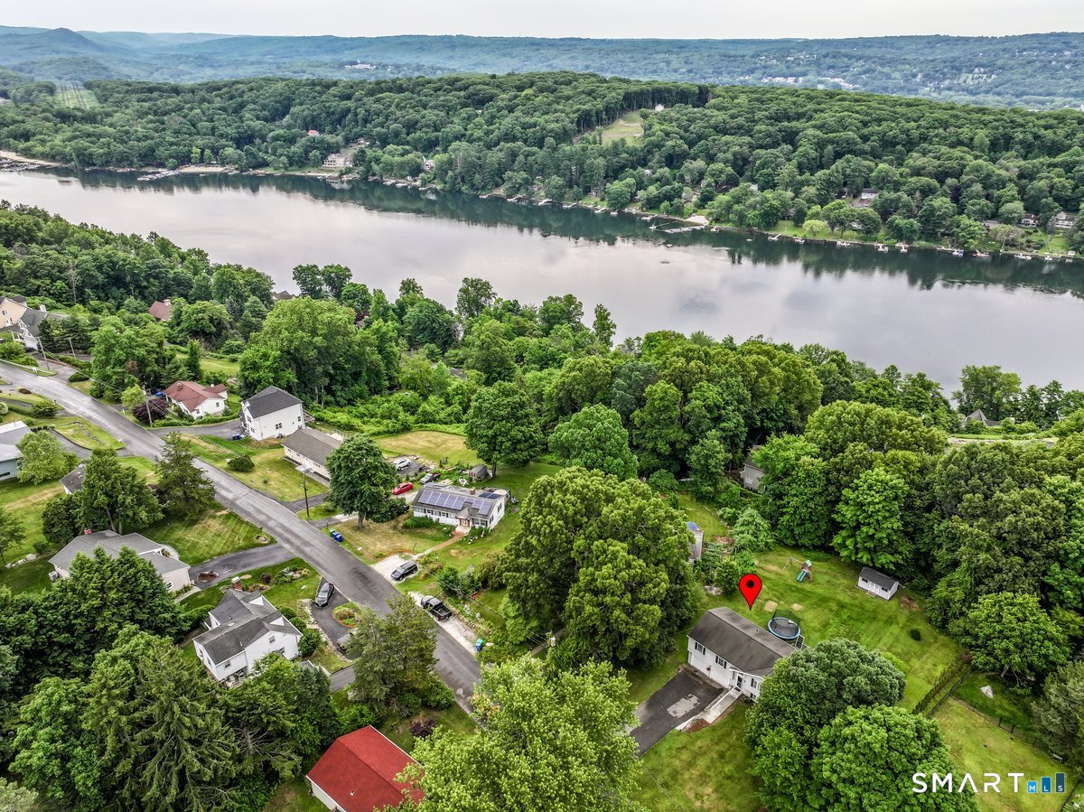 41 Candlewood Vista New Milford CT 06776