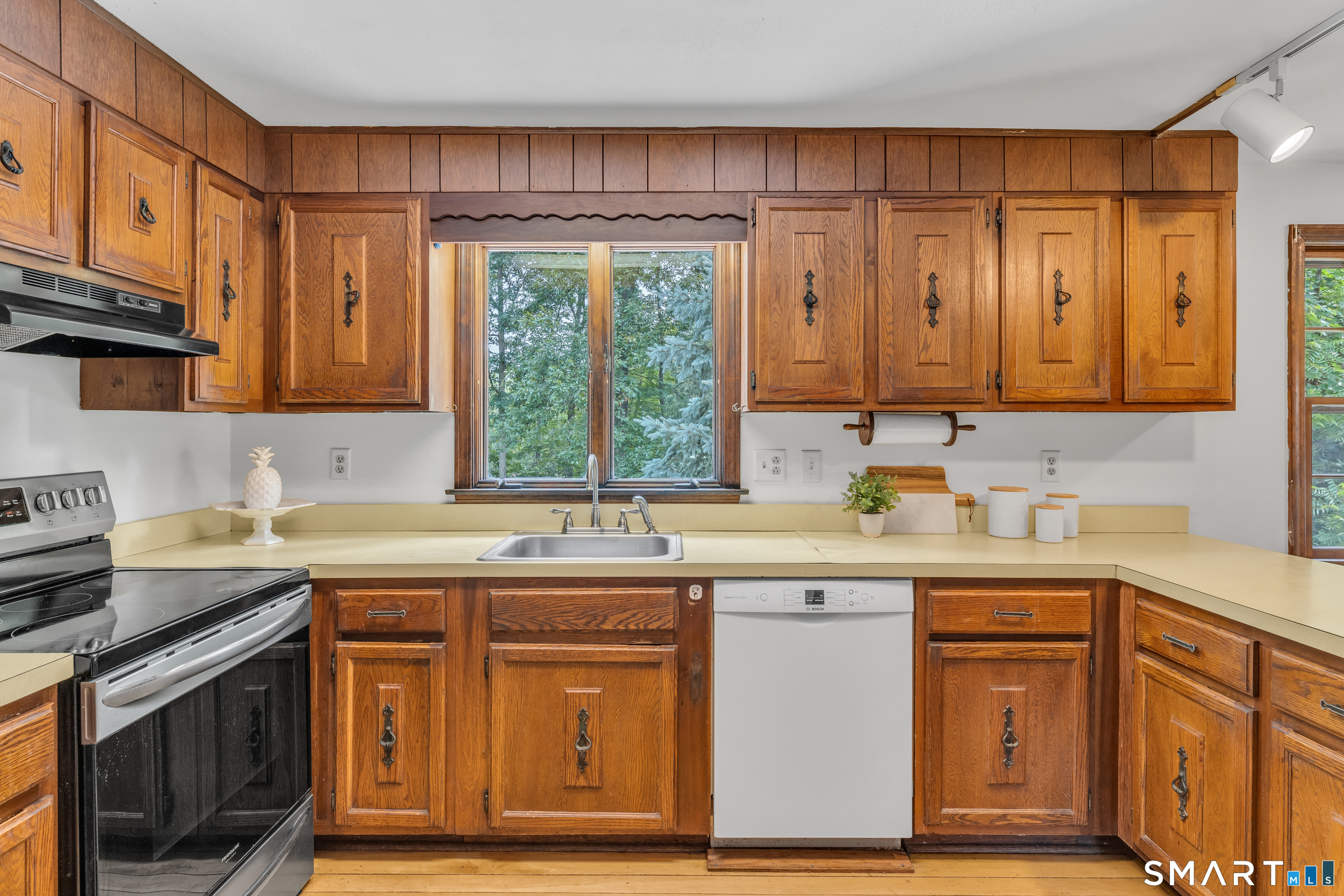 289 South Hoop Pole Road Guilford CT 06437