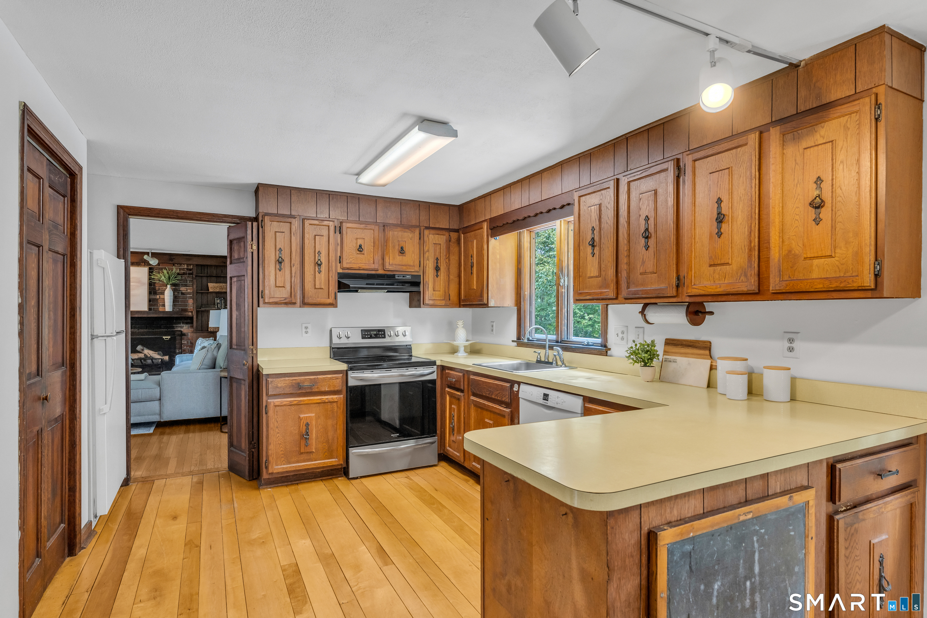 289 South Hoop Pole Road Guilford CT 06437