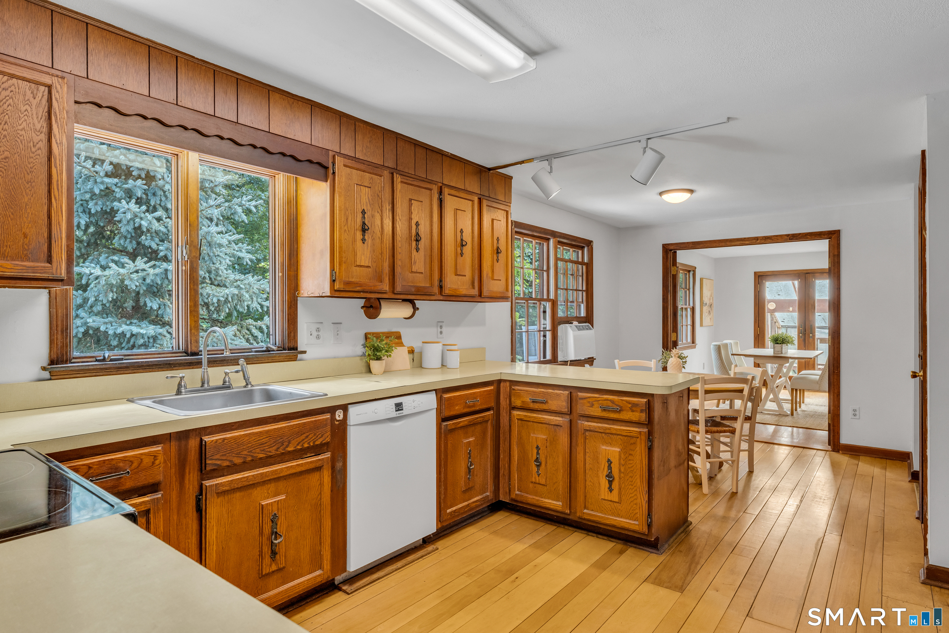 289 South Hoop Pole Road Guilford CT 06437
