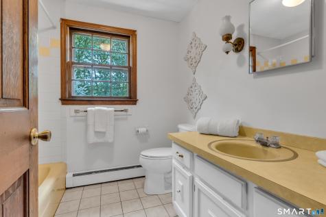 289 South Hoop Pole Road Guilford CT 06437