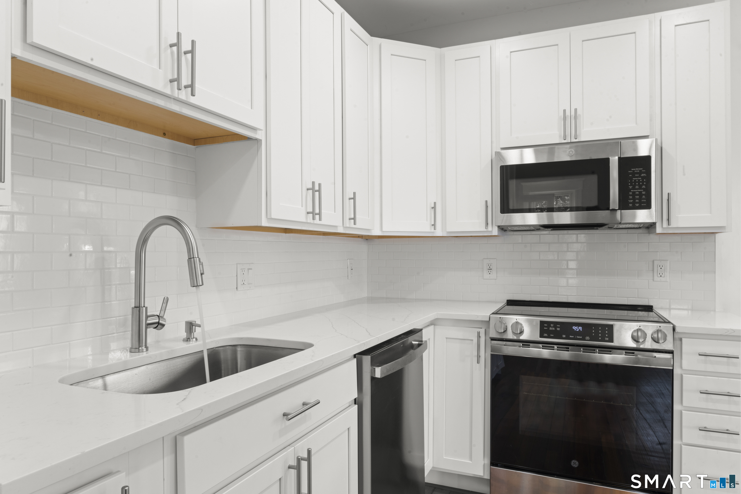 517 North Main Street Suffield CT 06078