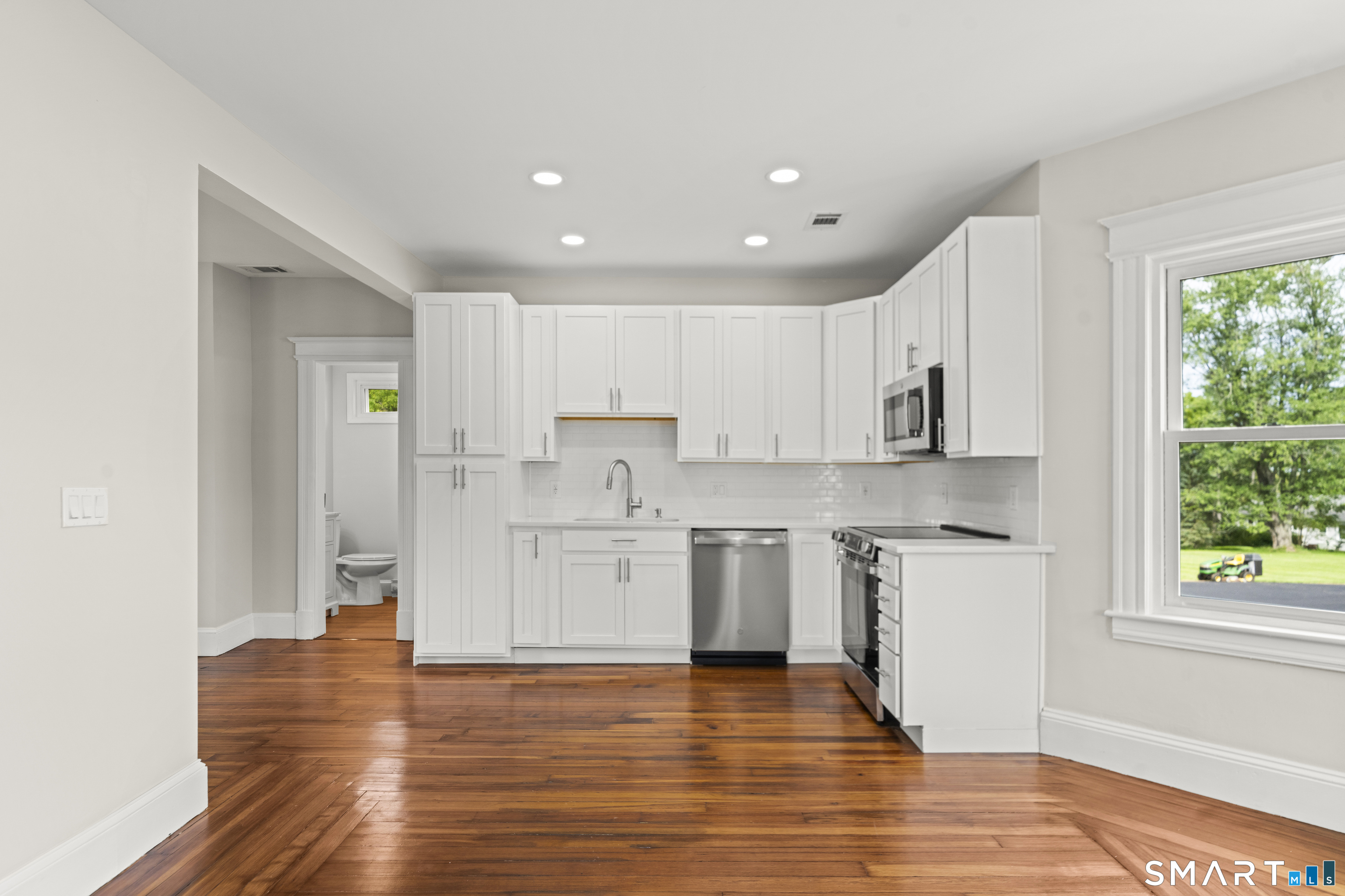 517 North Main Street Suffield CT 06078