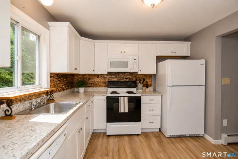 52 Cottage Road Enfield CT 06082