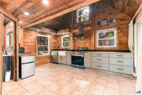 157 Paradise Drive Brooklyn CT 06234