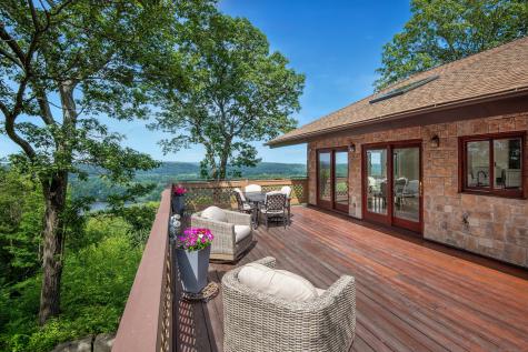 10 Hillcrest Court Ridgefield CT 06877