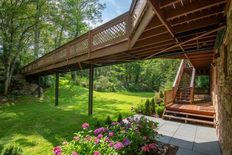 10 Hillcrest Court Ridgefield CT 06877
