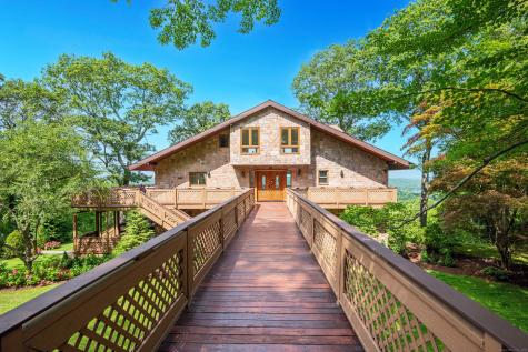 10 Hillcrest Court Ridgefield CT 06877