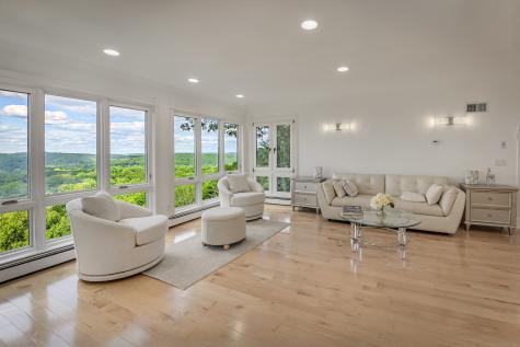 10 Hillcrest Court Ridgefield CT 06877
