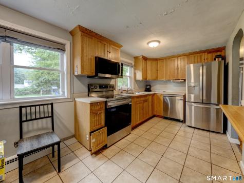 10 Meadowlark Road Enfield CT 06082