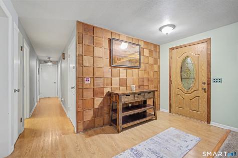 33 Bonnette Avenue Thompson CT 06277