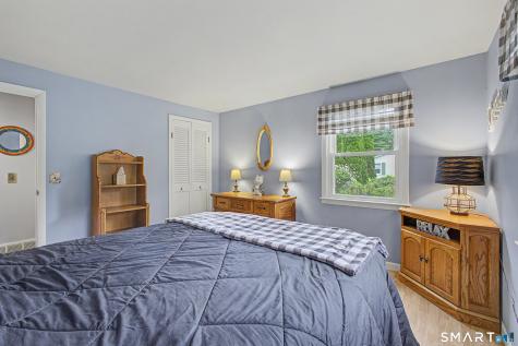 33 Bonnette Avenue Thompson CT 06277