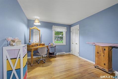 33 Bonnette Avenue Thompson CT 06277