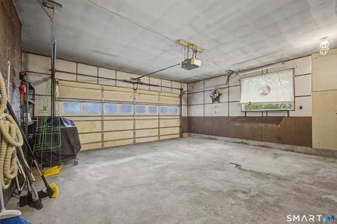33 Bonnette Avenue Thompson CT 06277