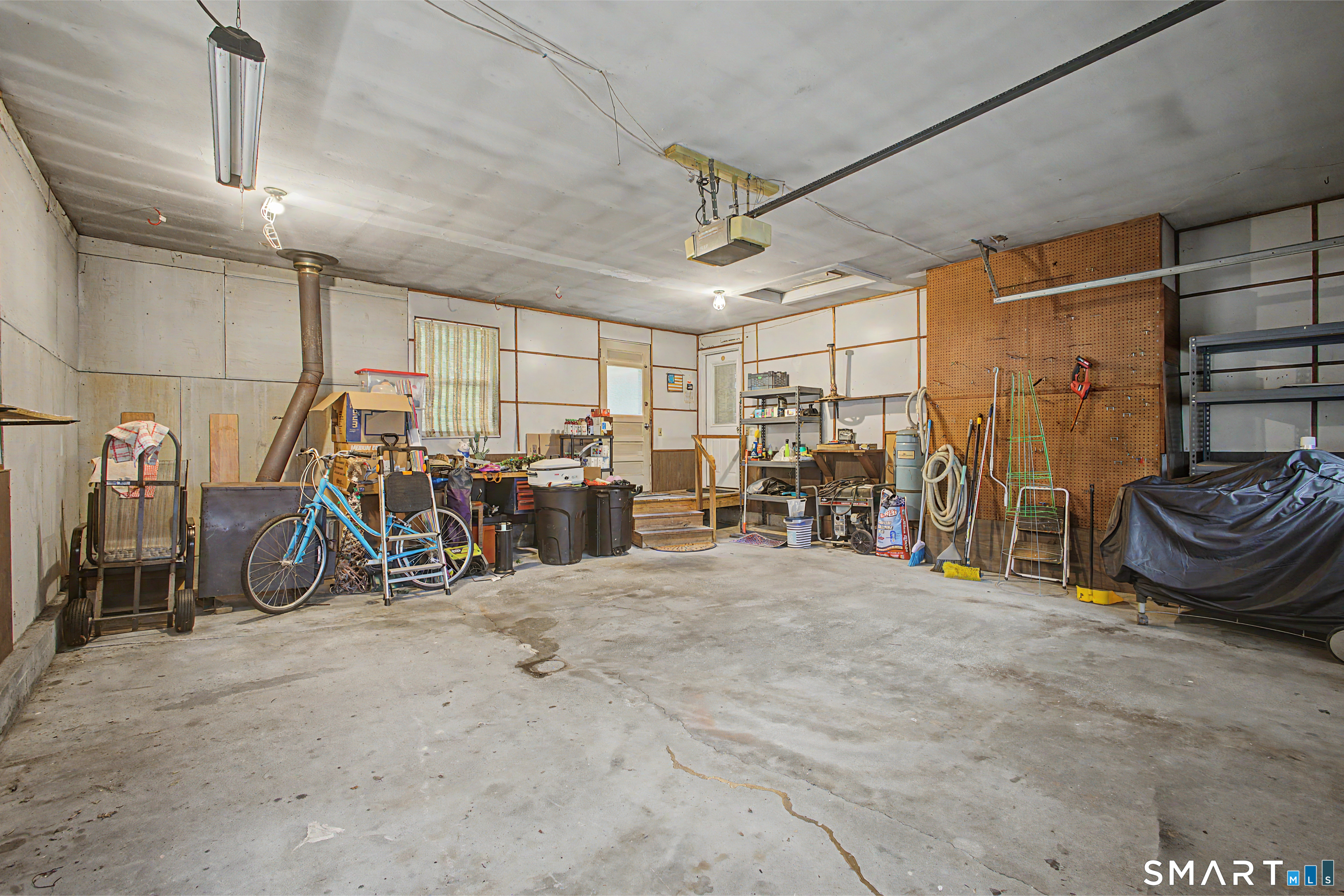 33 Bonnette Avenue Thompson CT 06277