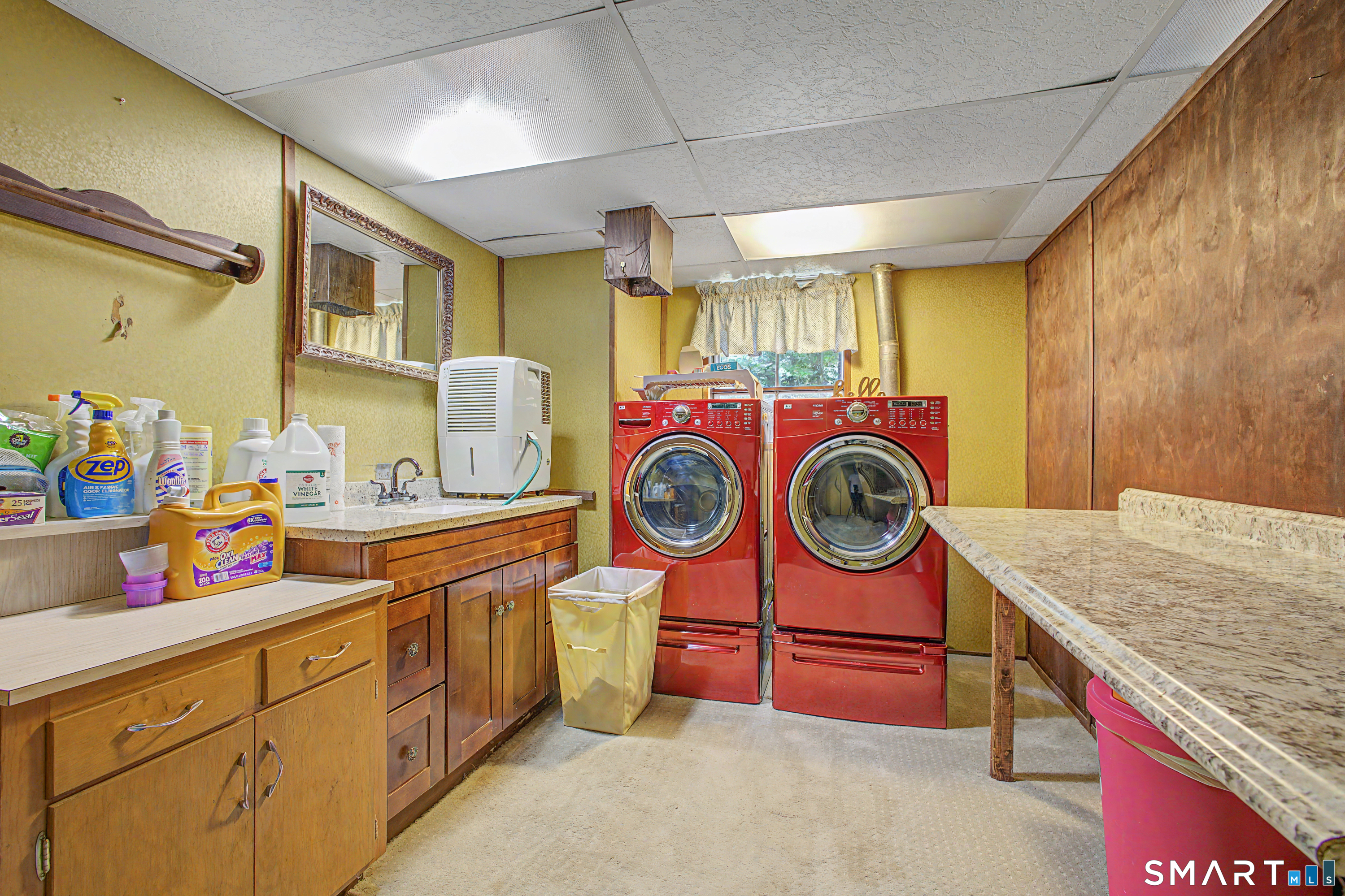 33 Bonnette Avenue Thompson CT 06277