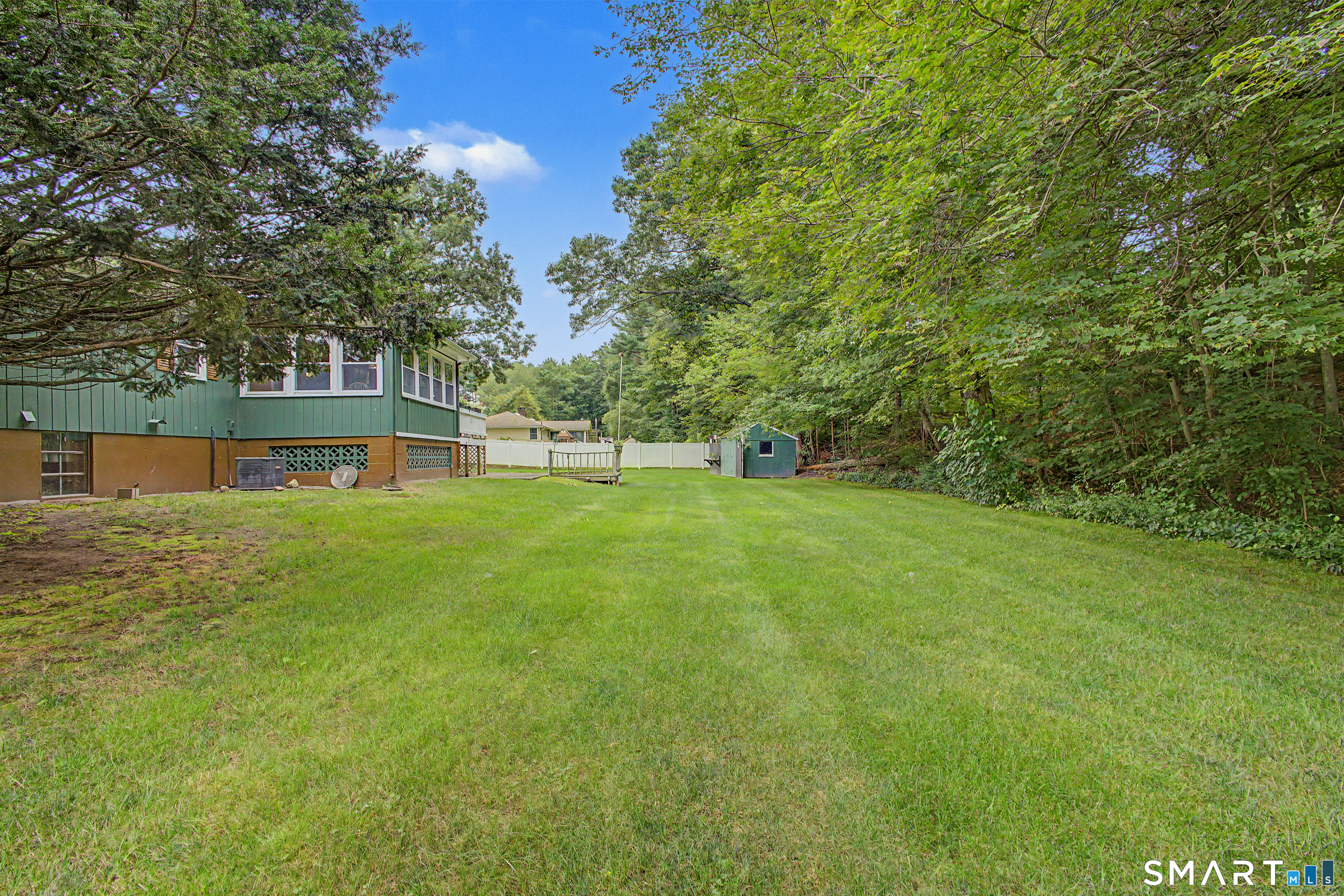 33 Bonnette Avenue Thompson CT 06277