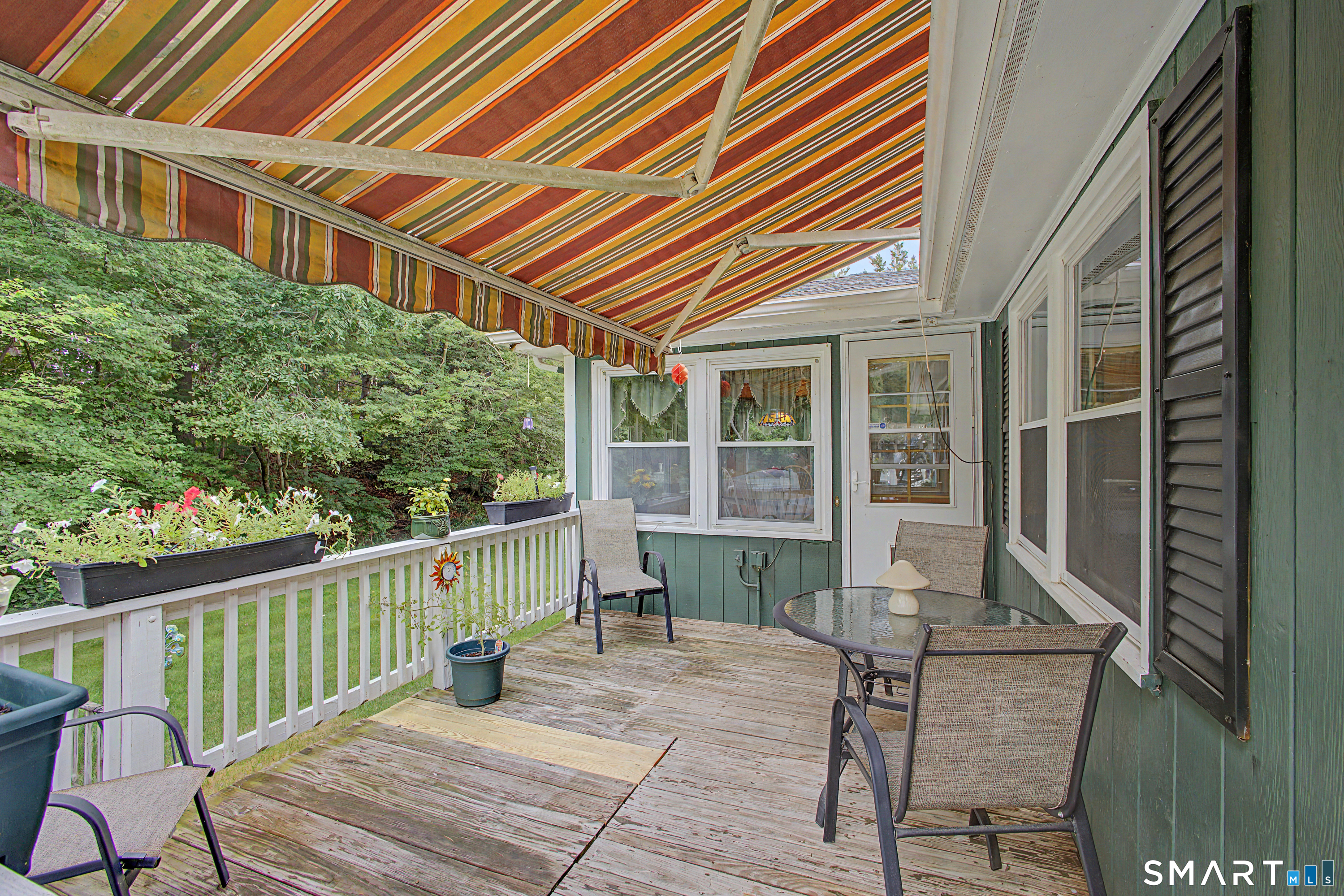 33 Bonnette Avenue Thompson CT 06277
