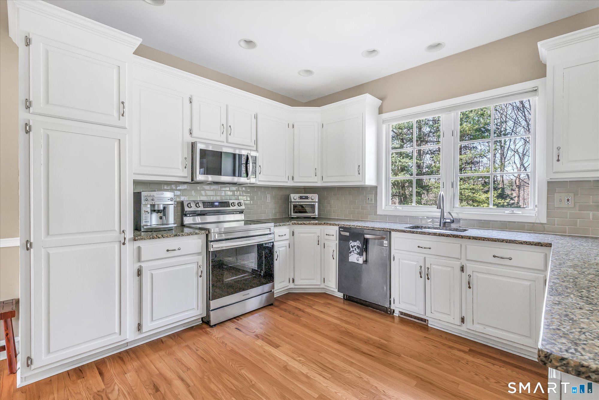 111 Stones Throw Trumbull CT 06611