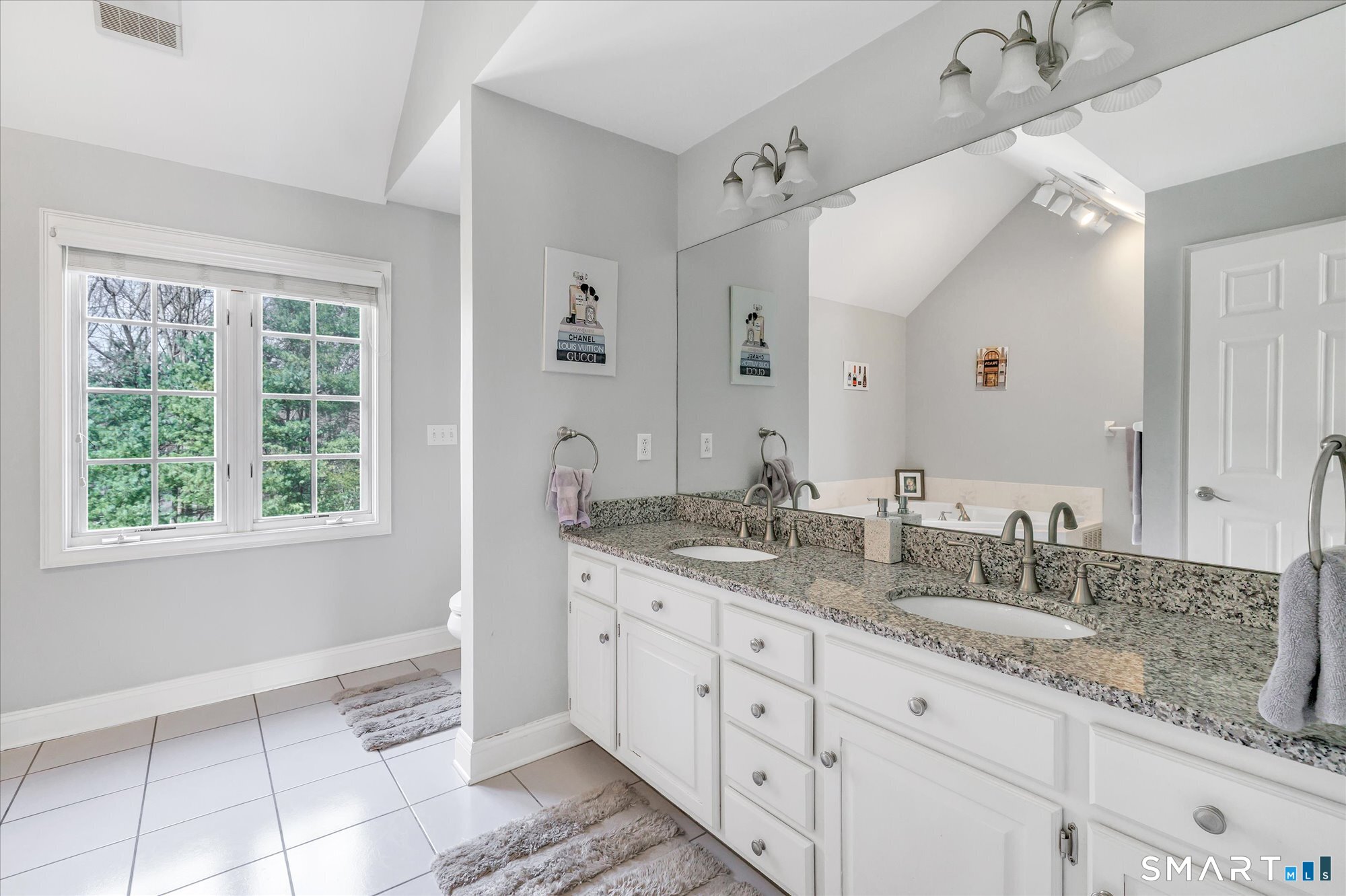 111 Stones Throw Trumbull CT 06611