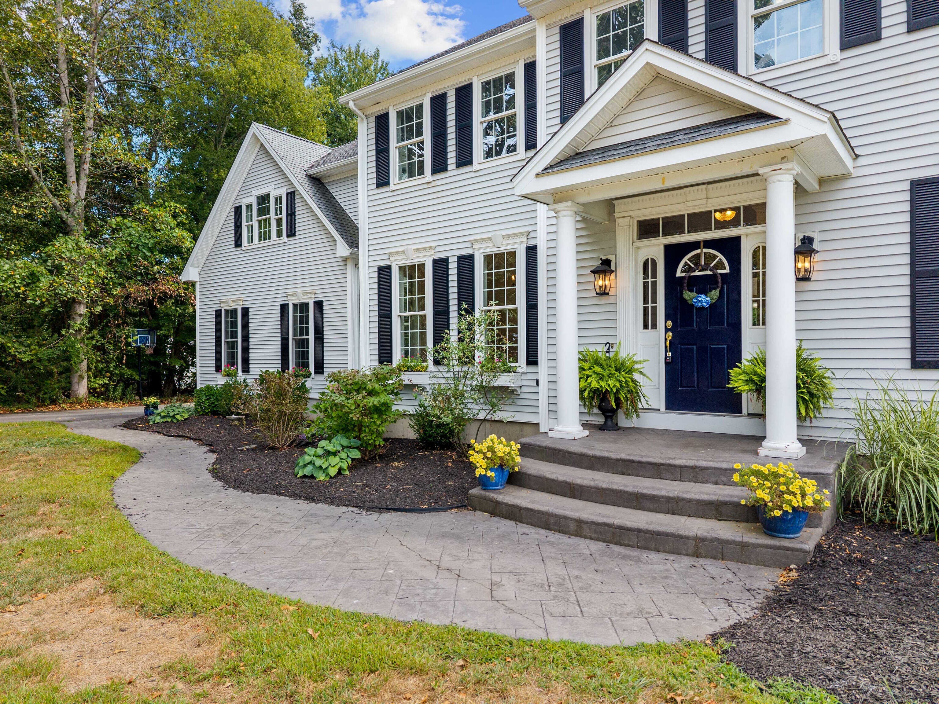 2 Grooms Way East Lyme CT 06333