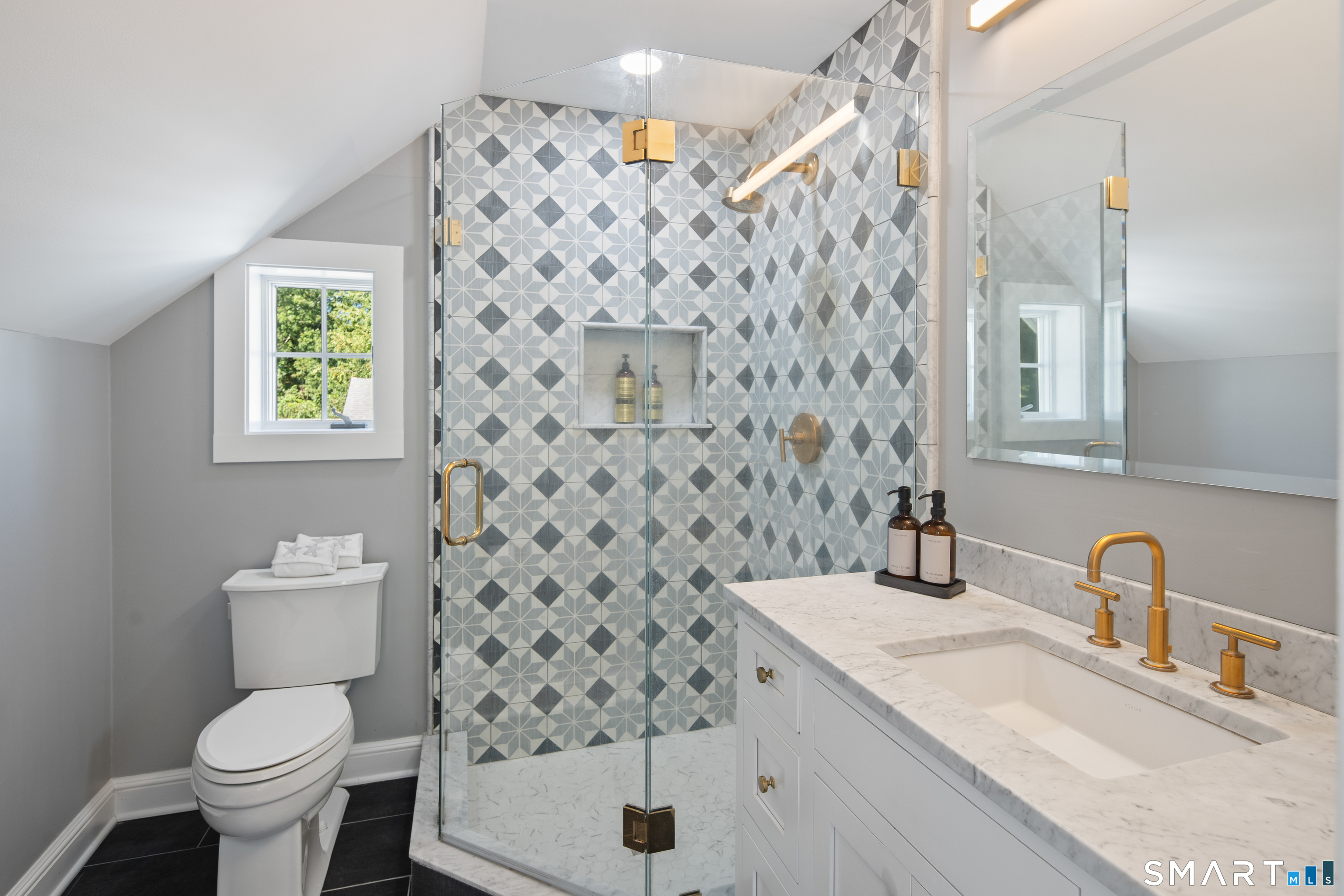 327 Jelliff Mill Road New Canaan CT 06840