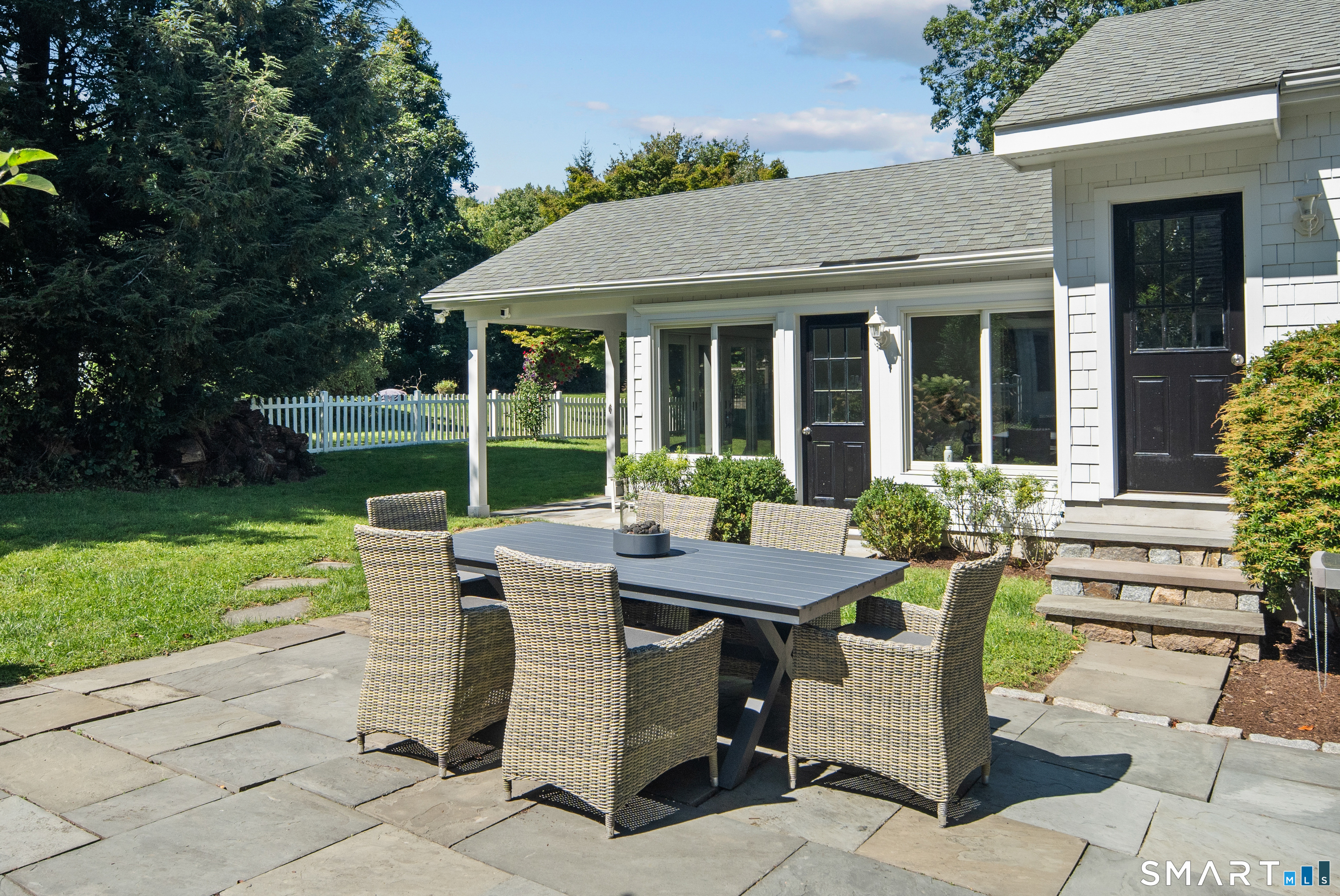 327 Jelliff Mill Road New Canaan CT 06840