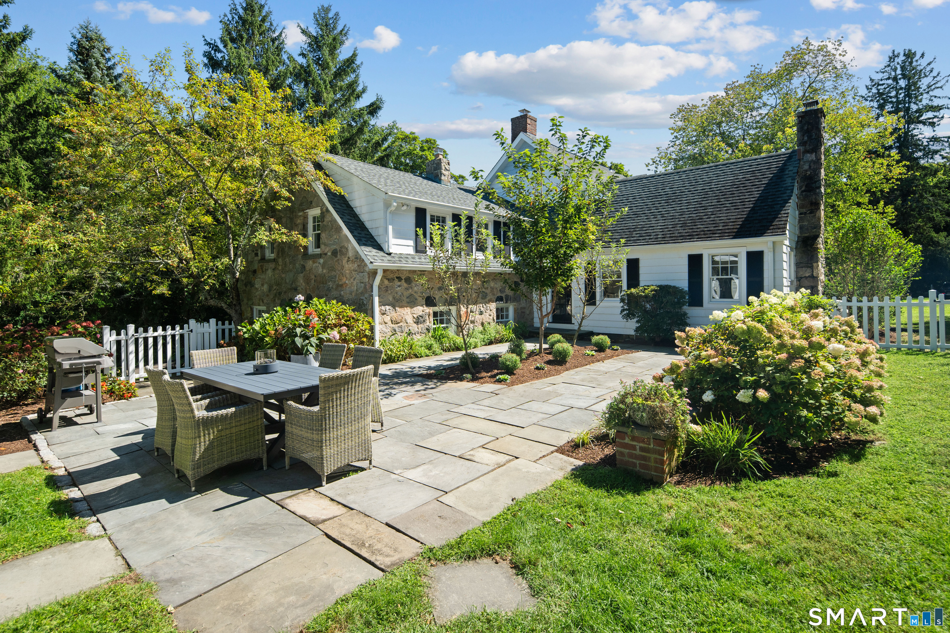 327 Jelliff Mill Road New Canaan CT 06840